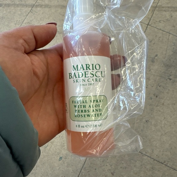 Mario Badescu Facial Spray with Aloe - Picture 1 of 3